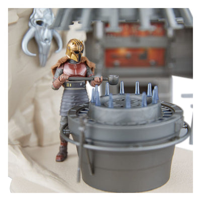 Star Wars The Mandalorian Vintage Collection The Armorer's Forge with The Armorer (Lakeside Covert World)
