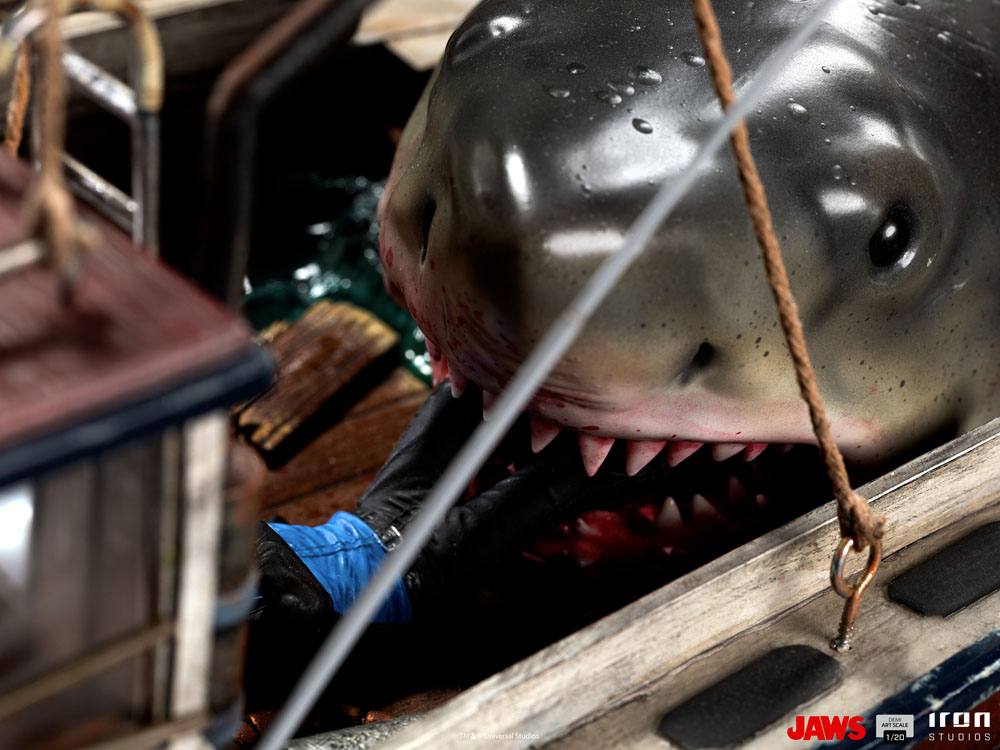 Jaws Demi Art Scale Statue 1/20 Jaws Attack 104 cm