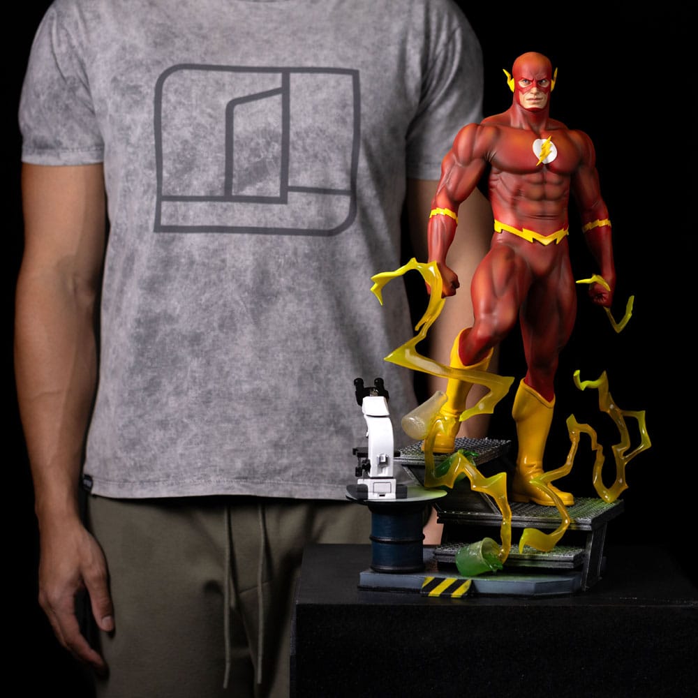 DC Comics Legacy Replica Statue 1/4 Flash 54 cm - Damaged packaging