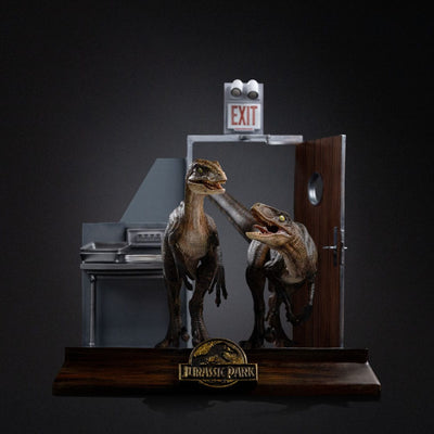 Jurassic Park Art Scale Statue 1/10 Raptors at the Kitchen's Door 28 cm