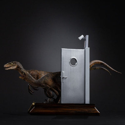 Jurassic Park Art Scale Statue 1/10 Raptors at the Kitchen's Door 28 cm