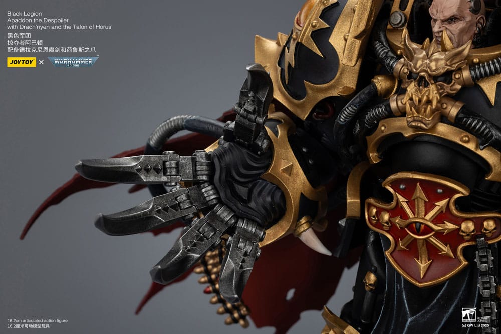 Warhammer 40,000 Action Figure Black Legion Abaddon the Despoiler with Drach'nyen and the Talo 16 cm