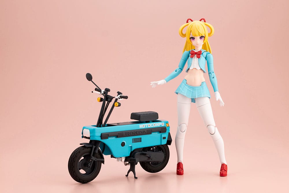 Megami Device Buster Doll Series Plastic Model Kit 1/1 Knight Alice with Honda AB12 Motocompo 15 cm