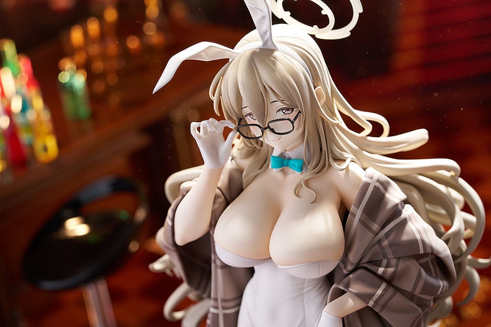 Blue Archive PVC Statue 1/7 Akane Murokasa (Bunny Girl) 30 cm - Damaged packaging