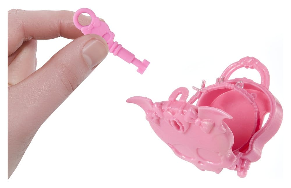 Monster High Skulltimate Secrets Doll Destination: Gore-geous Oasis - Draculaura - Damaged packaging