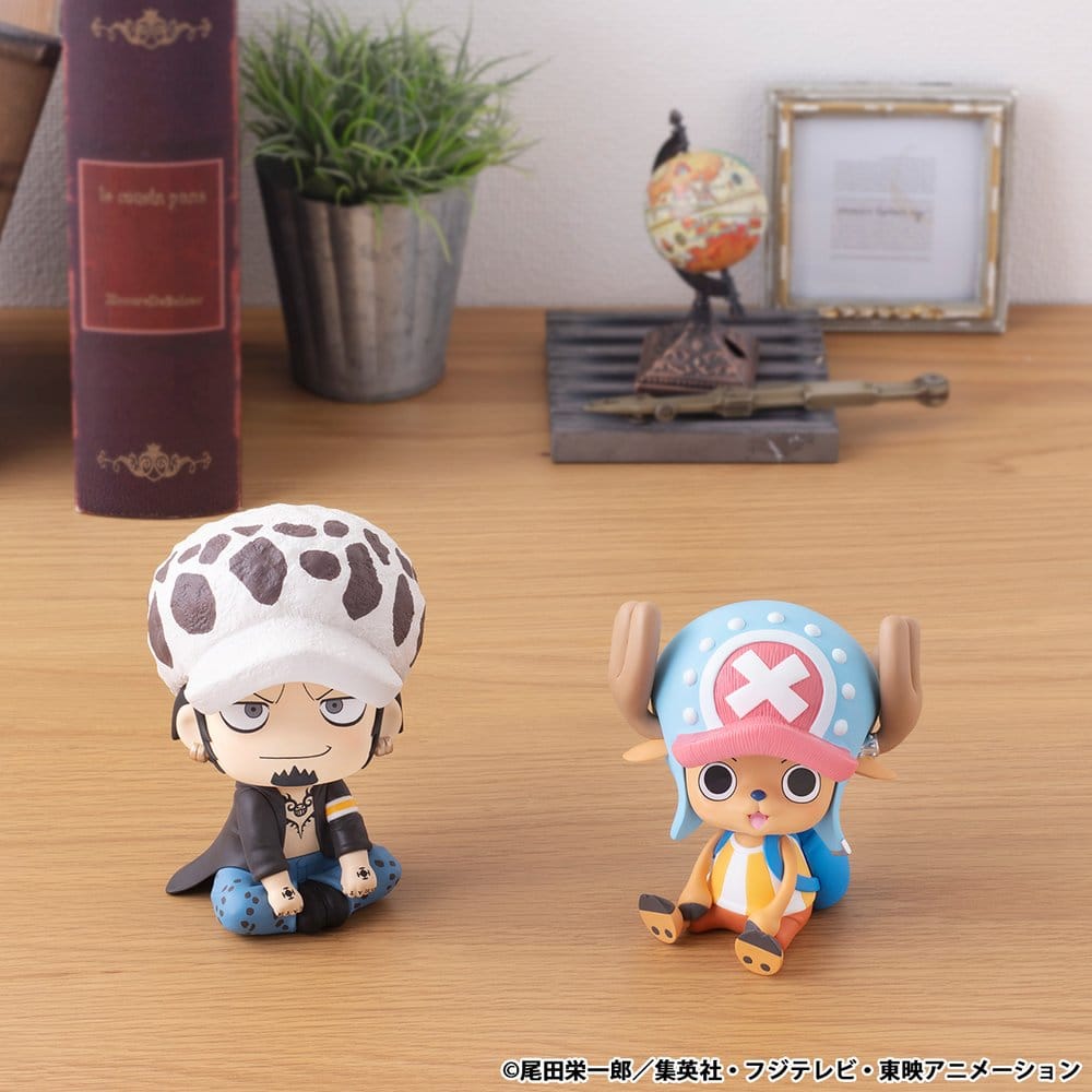 One Piece Look Up PVC Statue Trafalgar Law 11 cm