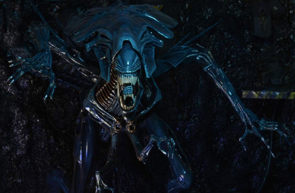 Aliens Ultra Deluxe Action Figure Alien Queen 38 cm - Damaged packaging