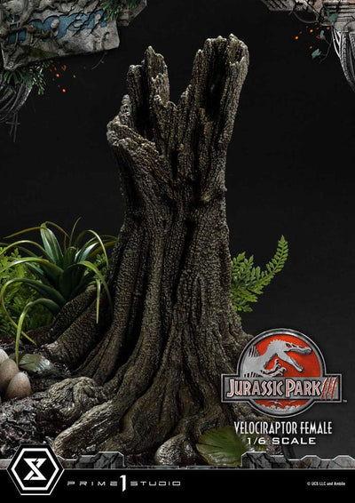 Jurassic Park III Legacy Museum Collection Statue 1/6 Velociraptor Female 44 cm