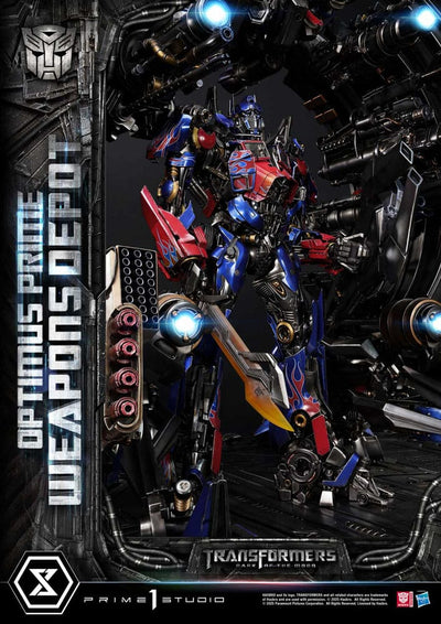 Transformers: Dark of the Moon (Film) Museum Masterline Statue Optimus Prime Weapons Depot Bonus Version 127 cm