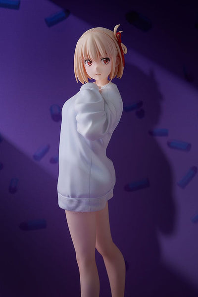 Lycoris Recoil PVC Statue 1/7 Chisato Nishikigi: Oversized Sweatshirt Ver. 25 cm