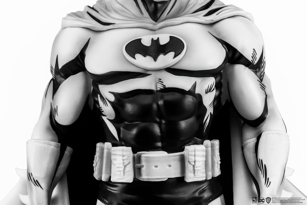 Batman PX PVC Statue 1/8 SDCC 2024 Batman Black & White Version 27 cm - Damaged packaging