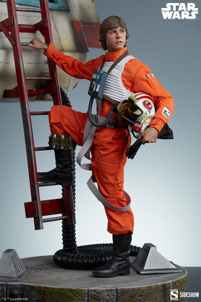 Star Wars Premium Format Statue Luke Skywalker & X-Wing: Red Five, Standing By 76 cm