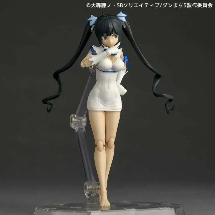 Revoltech Danmachi (is It Wrong To Try To Pick Up Girls In A Dungeon?) Hestia Action Figure