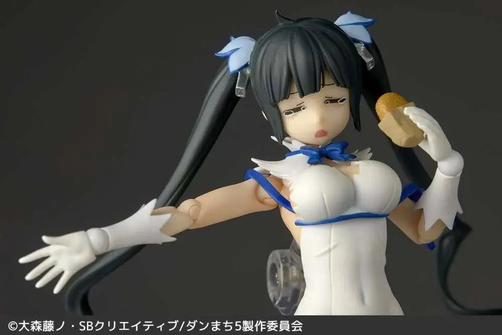 Revoltech Danmachi (is It Wrong To Try To Pick Up Girls In A Dungeon?) Hestia Action Figure