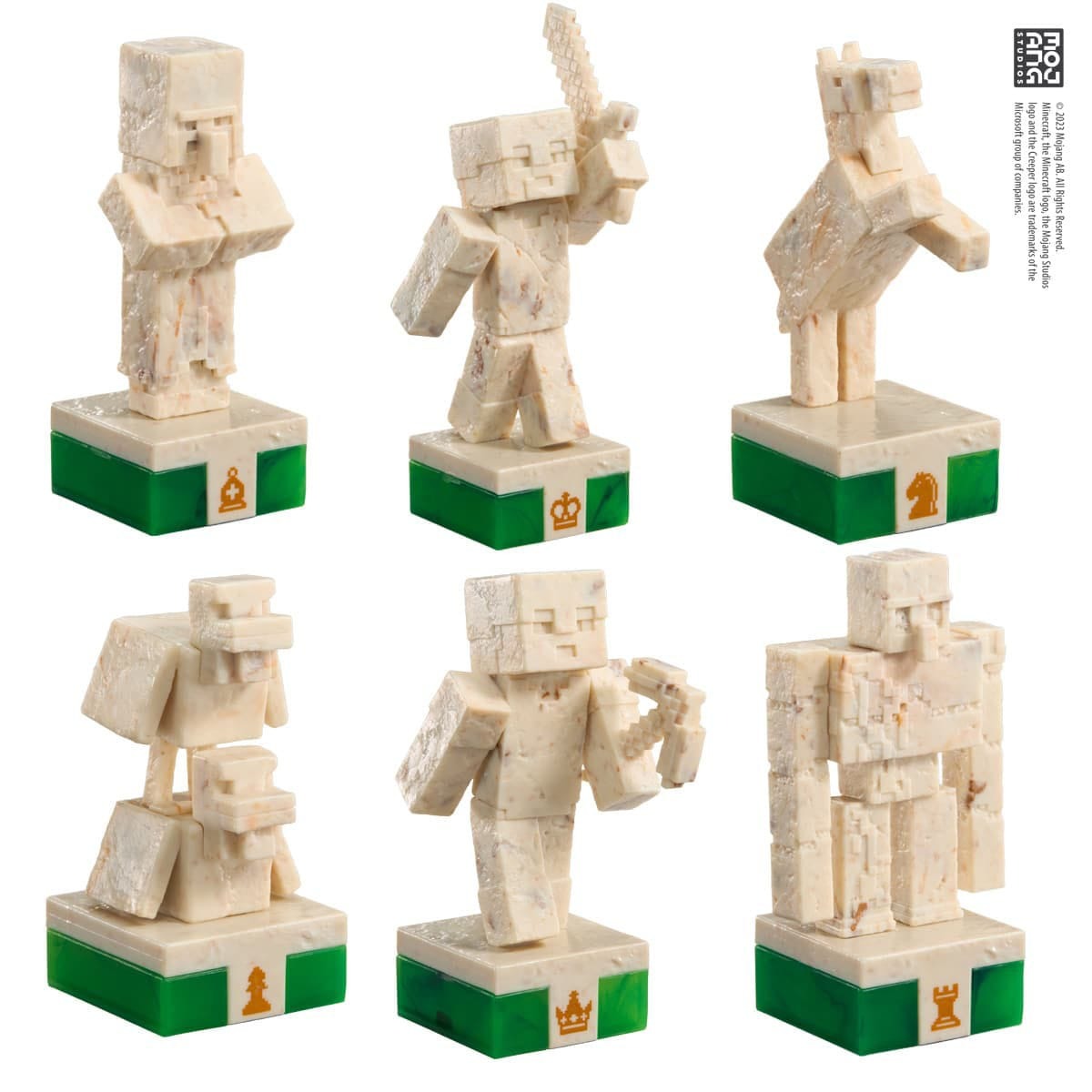 Minecraft Chess Set Overworld Heroes vs. Hostile Mobs - Damaged packaging