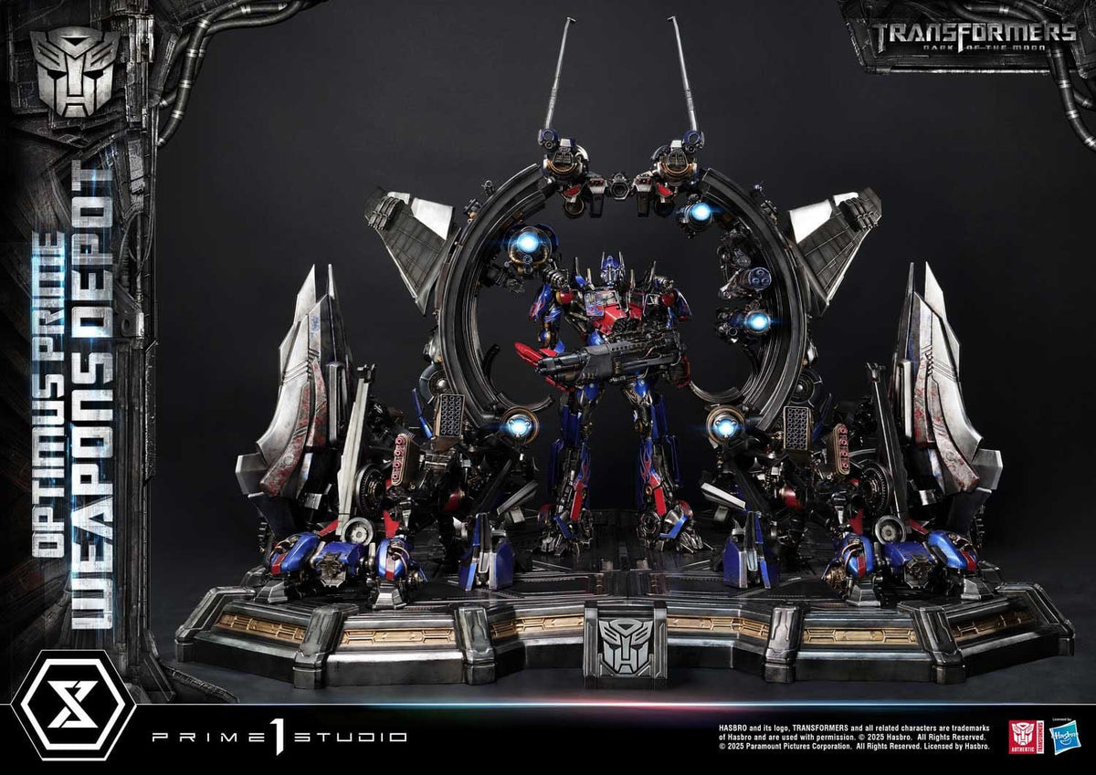 Transformers: Dark of the Moon (Film) Museum Masterline Statue Optimus Prime Weapons Depot 127 cm