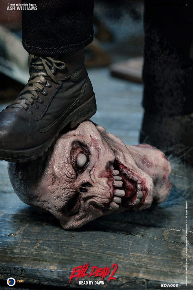 The Evil Dead II Action Figure 1/6 Ash Williams 31 cm
