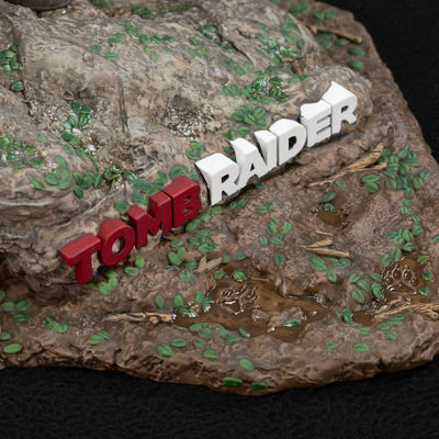 Tomb Raider PVC Statue Lara Croft Survivor Era 33 cm