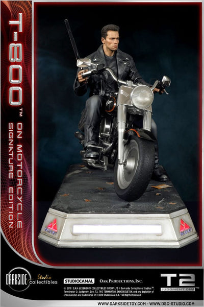Terminator 2 Statue T-800 On Motorcycle Limited Signature Edition 70 cm