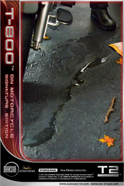 Terminator 2 Statue T-800 On Motorcycle Limited Signature Edition 70 cm