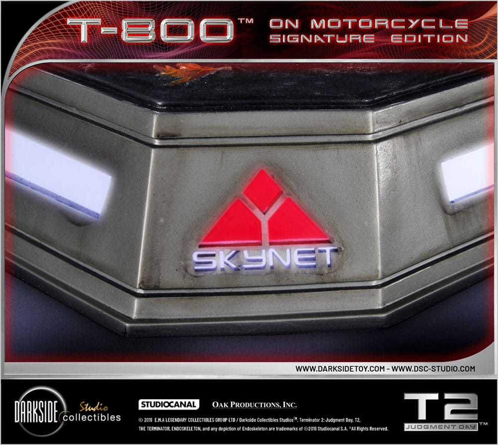 Terminator 2 Statue T-800 On Motorcycle Limited Signature Edition 70 cm