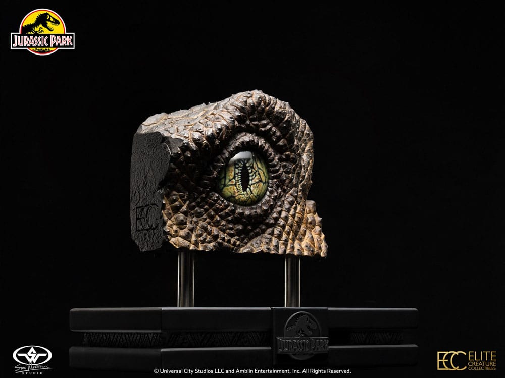 Jurassic Park 1/1 Replica Bust Velociraptor Eye 23 cm