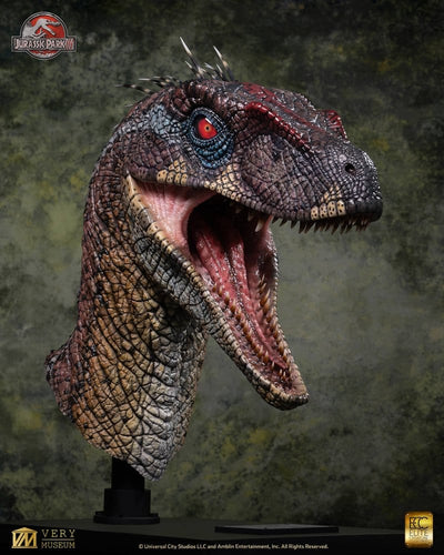 Jurassic Park III Life Size Bust Male Alpha Velociraptor "Blood Knight" 83 cm