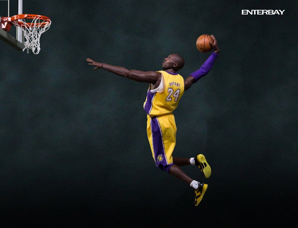 NBA Collection Real Masterpiece Action Figure 1/6 Kobe Bryant 33 cm