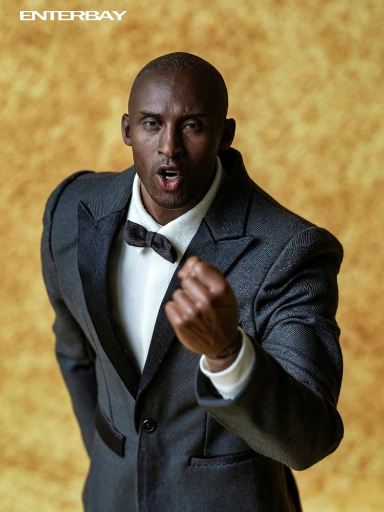NBA Collection Real Masterpiece Action Figure 1/6 Kobe Bryant 33 cm