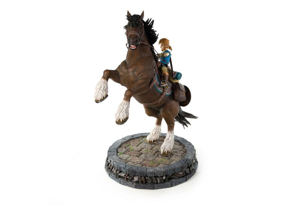 The Legend of Zelda Breath of the Wild Statue Link on Horseback 56 cm - Damaged packaging