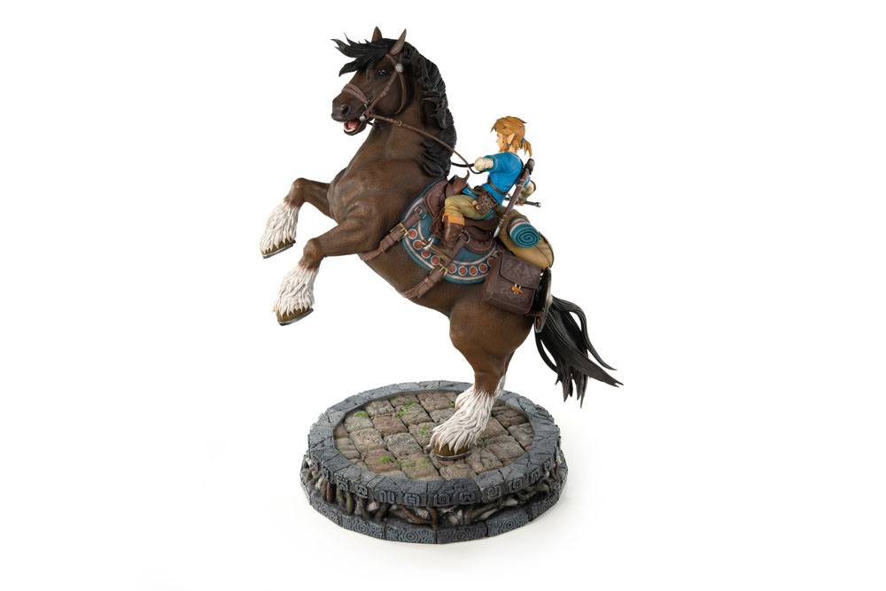 The Legend of Zelda Breath of the Wild Statue Link on Horseback 56 cm - Damaged packaging