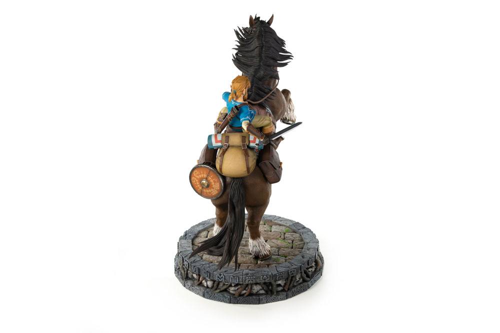 The Legend of Zelda Breath of the Wild Statue Link on Horseback 56 cm - Damaged packaging