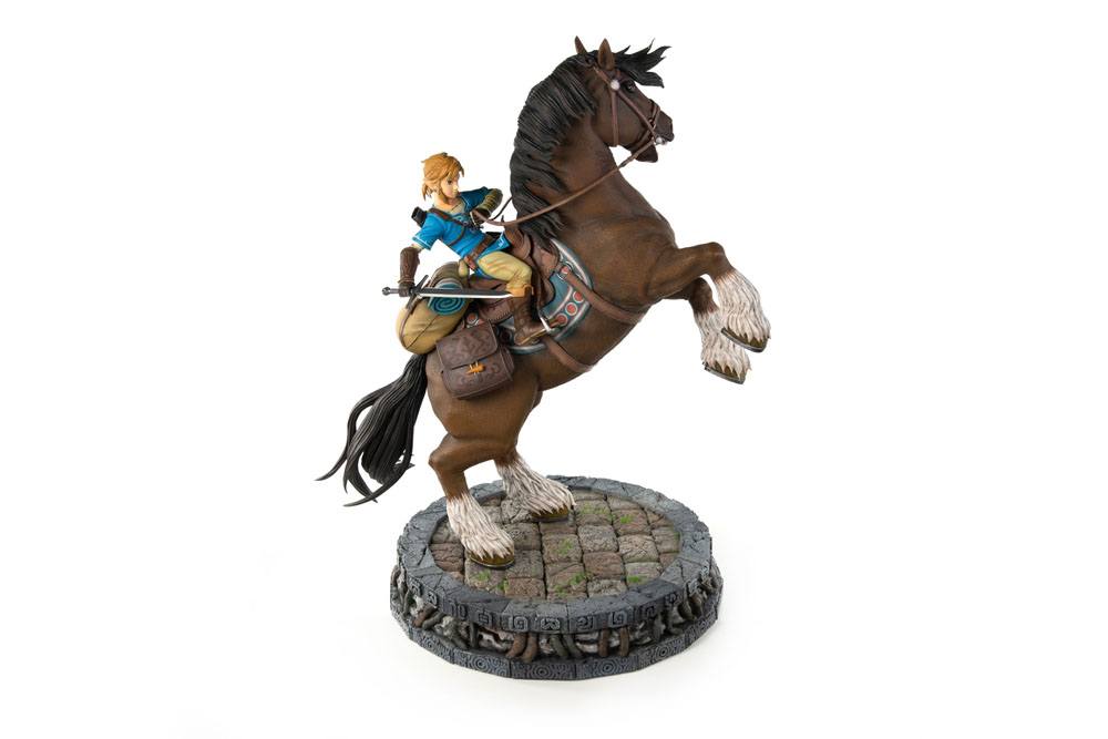 The Legend of Zelda Breath of the Wild Statue Link on Horseback 56 cm - Damaged packaging