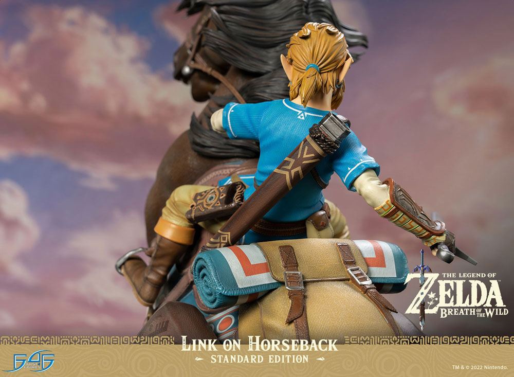 The Legend of Zelda Breath of the Wild Statue Link on Horseback 56 cm - Damaged packaging