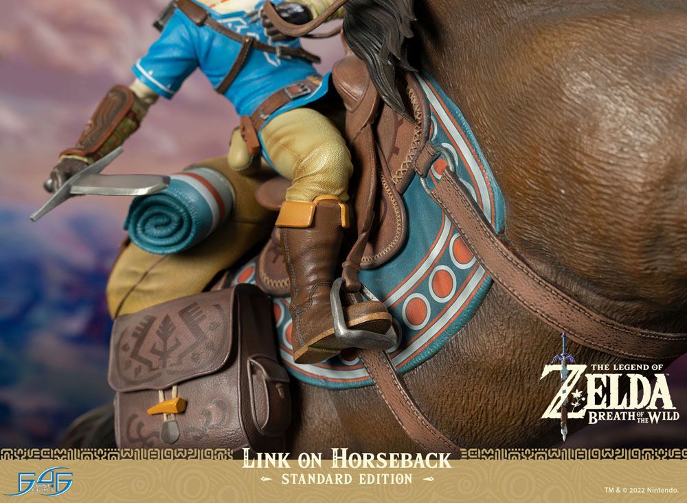 The Legend of Zelda Breath of the Wild Statue Link on Horseback 56 cm - Damaged packaging