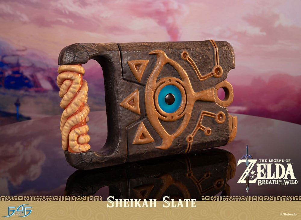 The Legend of Zelda: Breath of the Wild Life Size Statue 1/1 Sheikah Slate 24 cm