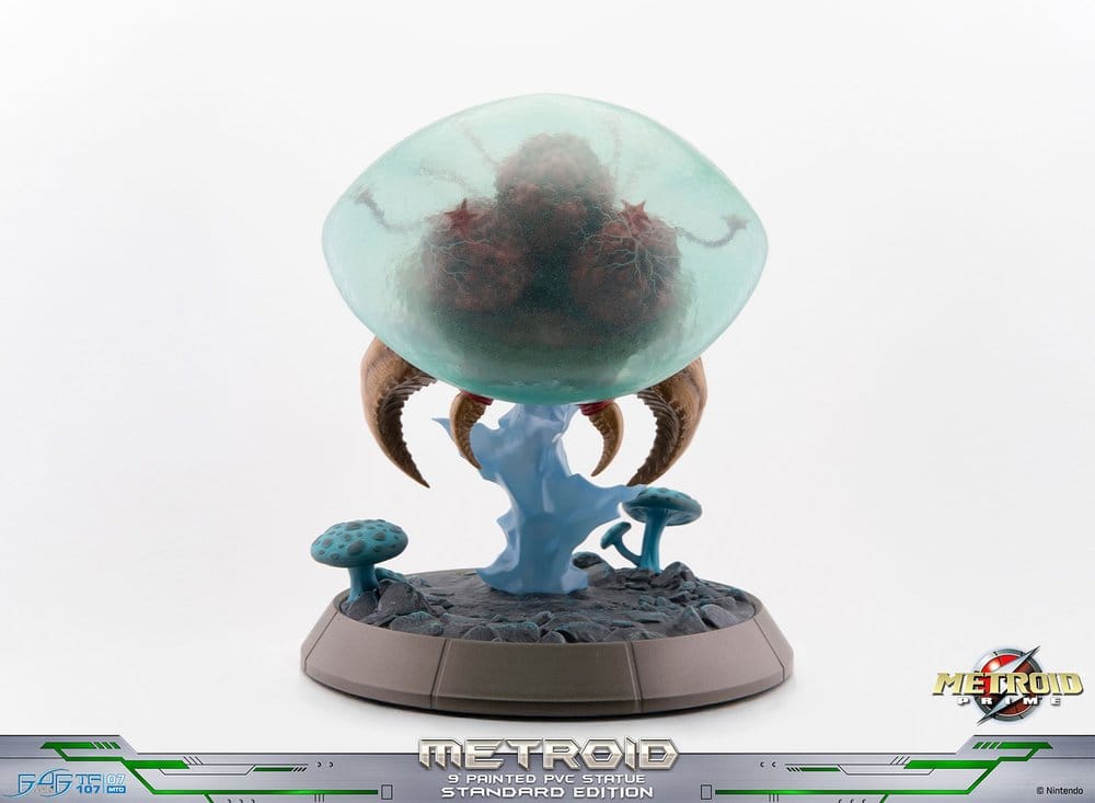 Metroid Prime PVC Figure Metroid (Standard) (Glow in the Dark) 21 cm