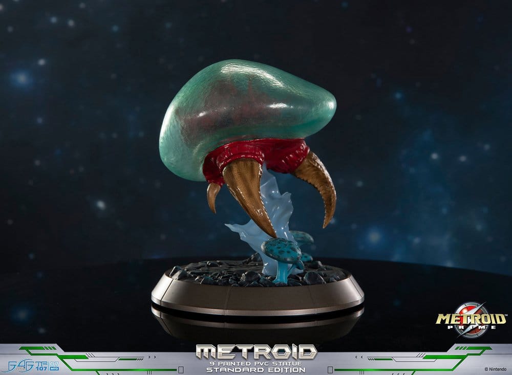 Metroid Prime PVC Figure Metroid (Standard) (Glow in the Dark) 21 cm
