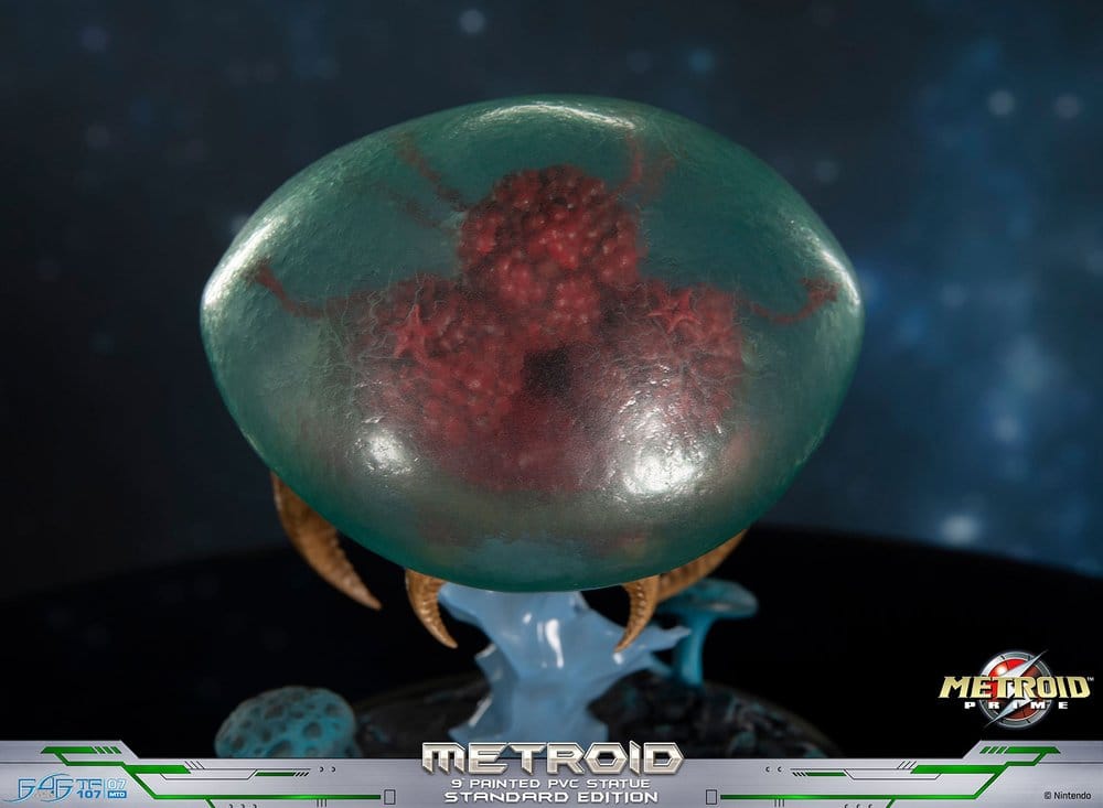 Metroid Prime PVC Figure Metroid (Standard) (Glow in the Dark) 21 cm