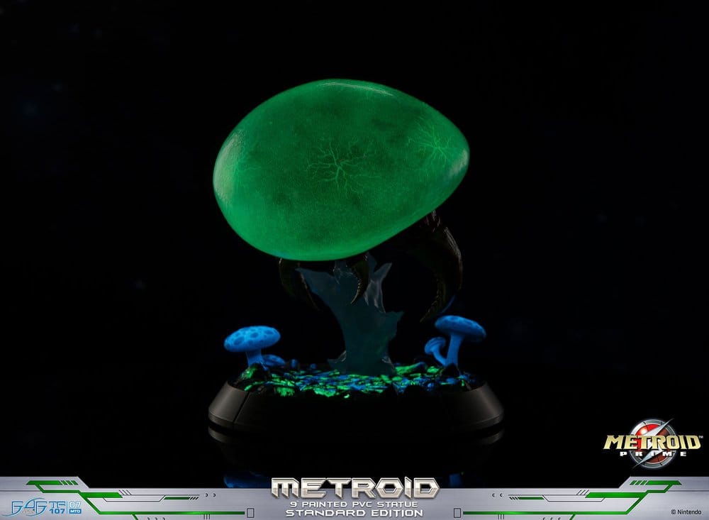 Metroid Prime PVC Figure Metroid (Standard) (Glow in the Dark) 21 cm