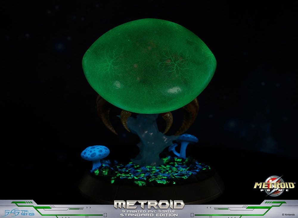 Metroid Prime PVC Figure Metroid (Standard) (Glow in the Dark) 21 cm