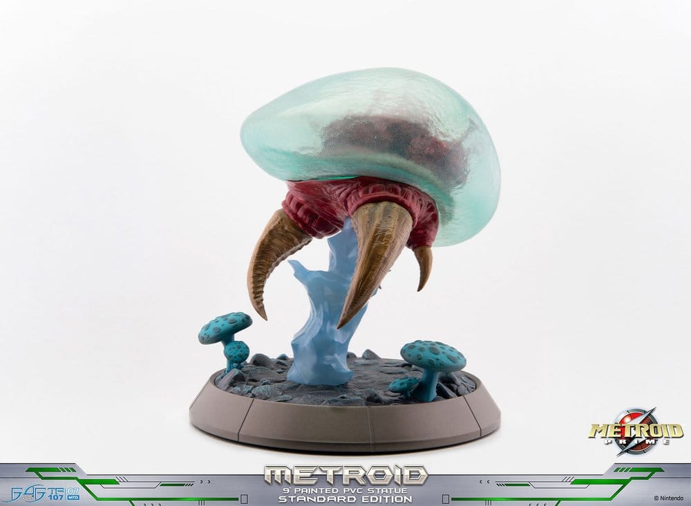 Metroid Prime PVC Figure Metroid (Standard) (Glow in the Dark) 21 cm