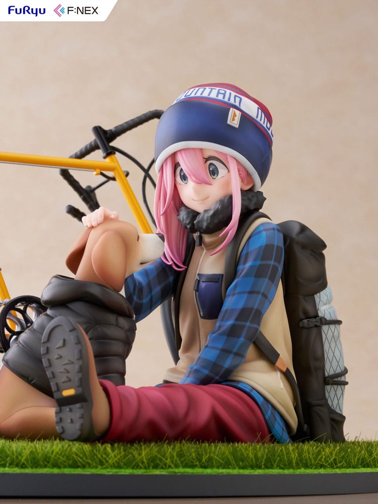 Laid Back Camp F:NEX PVC Statue 1/7 Nadeshiko Kagamihara 13 cm