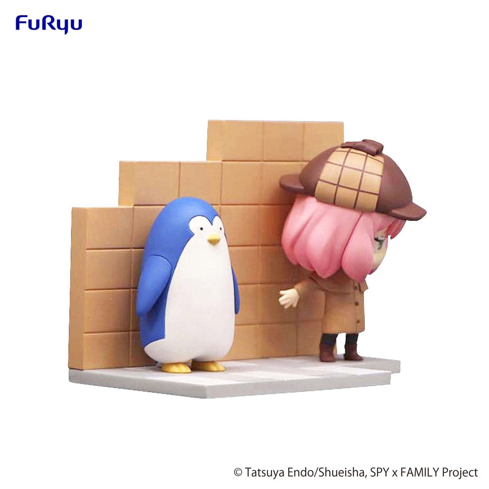 Spy x Family Hold Figure PVC Statue Anya & Penguin 10 cm