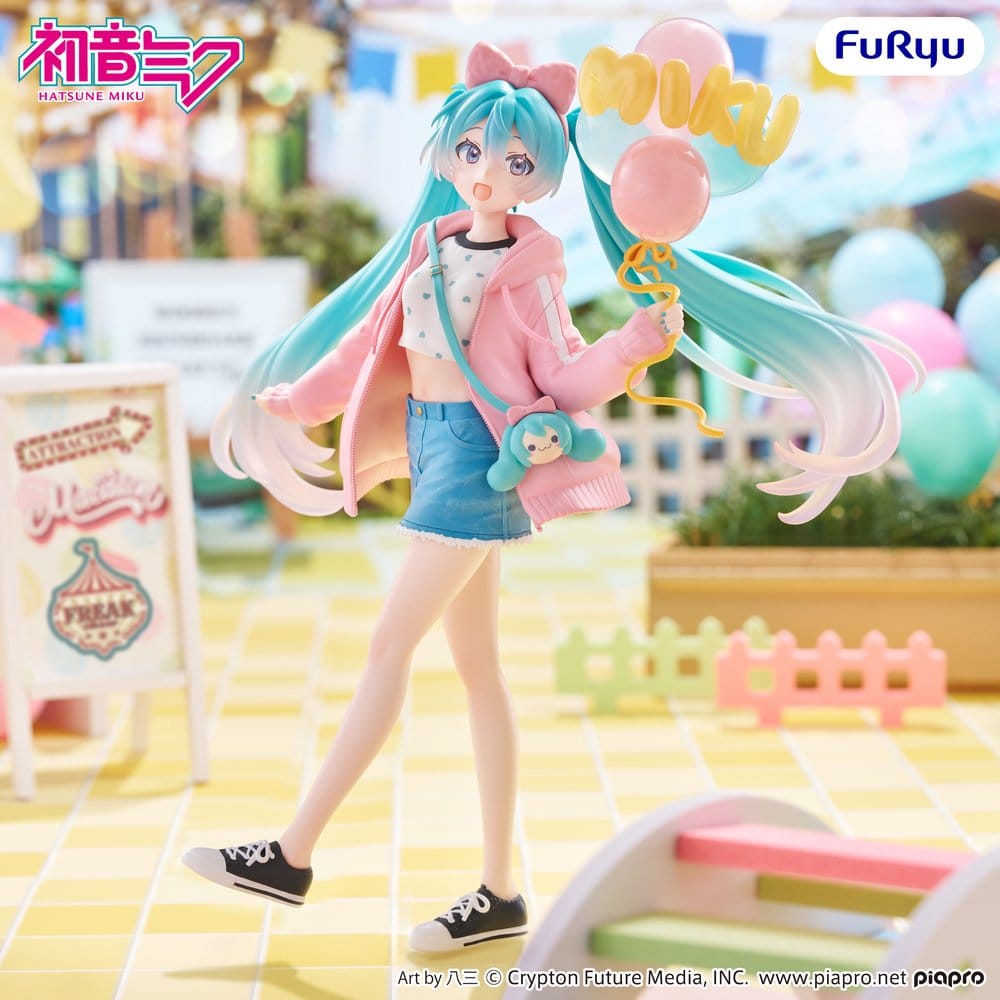 Hatsune Miku Muchute PVC Figure Theme Park Date Version 19 cm