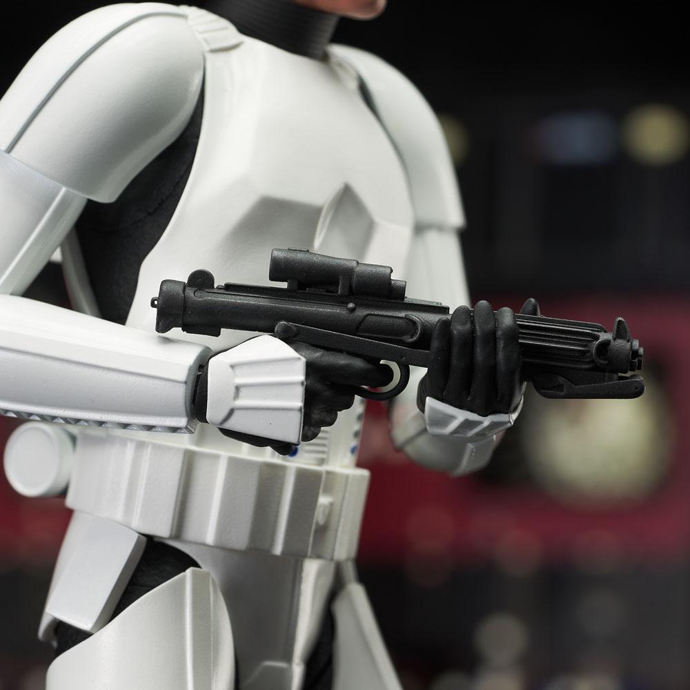 Star Wars Episode IV Milestones Statue 1/6 Han Solo (Stormtrooper Disguise) 40th Anniversary Exclusive 30 cm