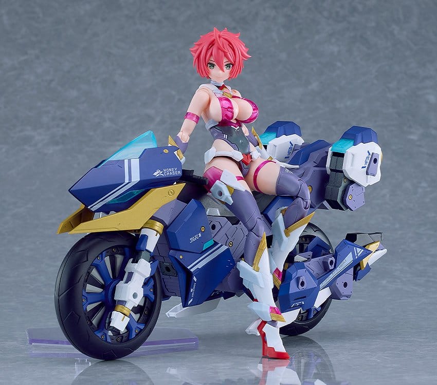 Cutie Honey Nova Plamatea Plastic Model Kit Honey Chaser 21 cm