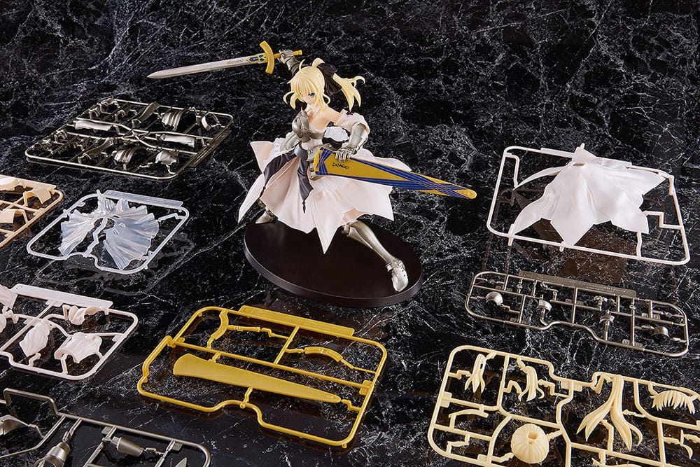 Fate/Stay Night Plamatea Plastic Model Kit Reincarnation Saber Lily Distant Avalon 20 cm