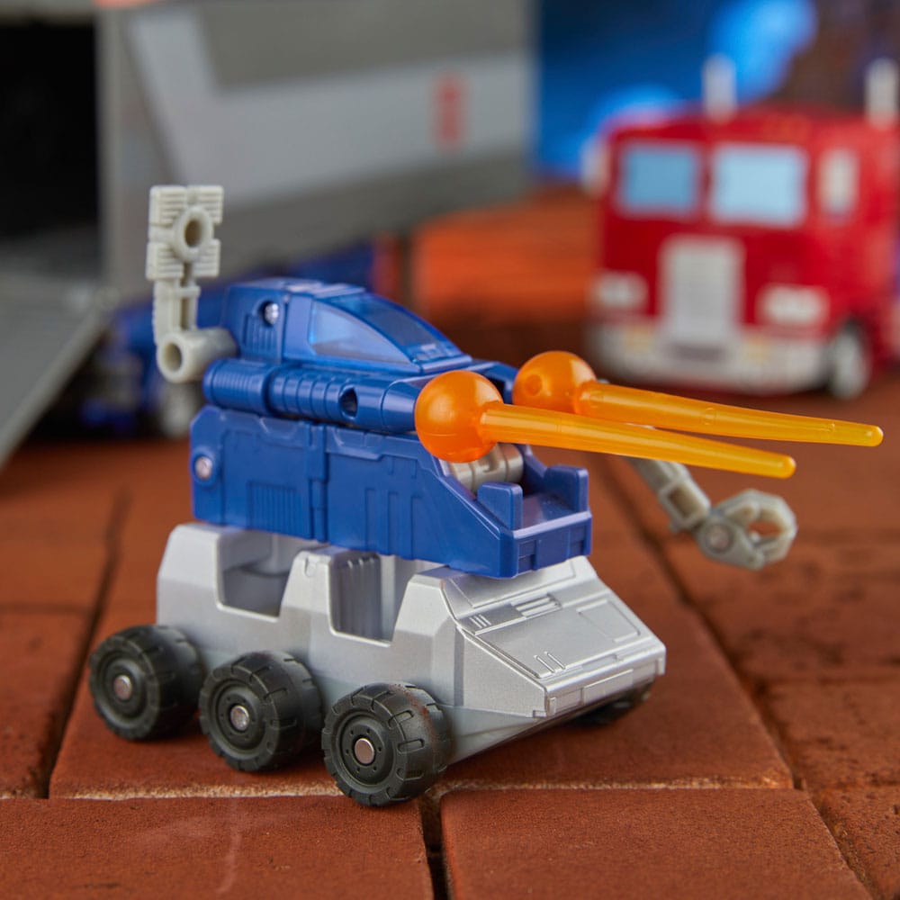 The Transformers: The Movie Generations Studio Series Commander Class Action Figure Optimus Prime 18 cm