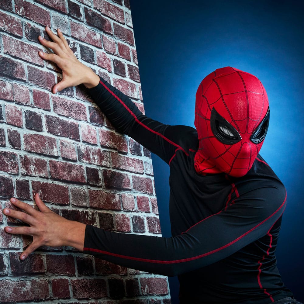 Spider-Man: Homecoming Electronic Expressive Mask Spider-Man - Damaged packaging